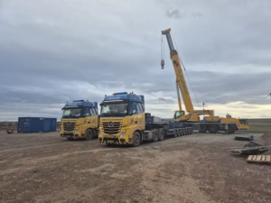 Foto van 2 BKV vrachtwagens in Doorewaard.