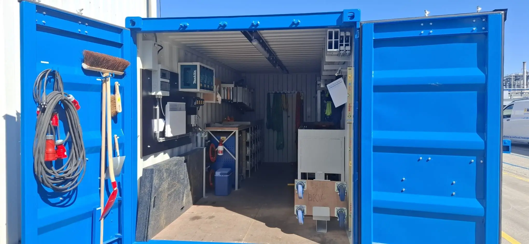 Foto van de binnenkant van de BKV toolcontainer